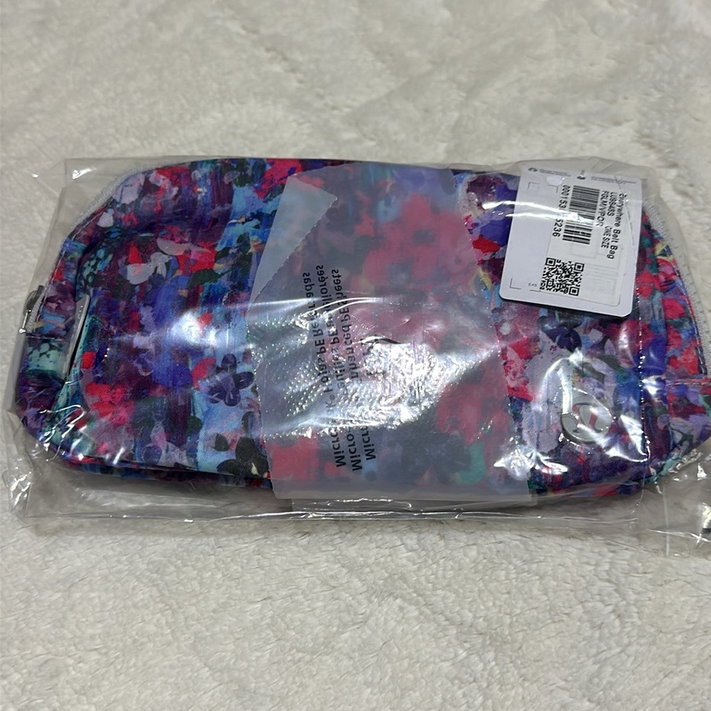 Lululemon | everywhere belt bag | 1L - Picture 8 of 8